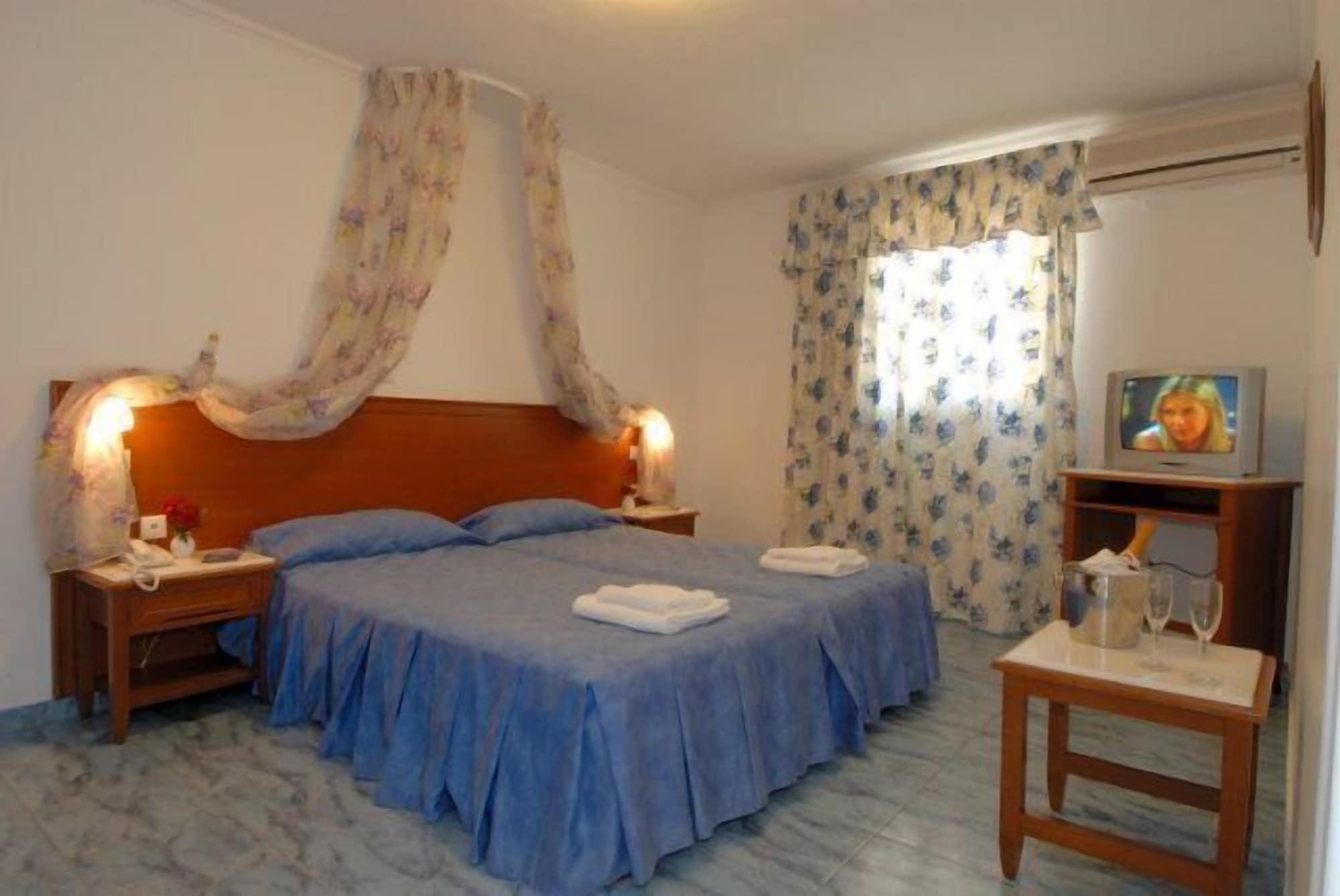 Отель Costa Blu Бенитсес Номер фото