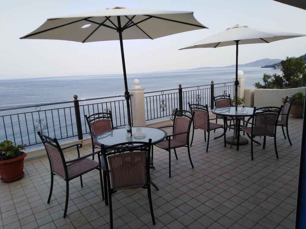 Отель Costa Blu Бенитсес Экстерьер фото