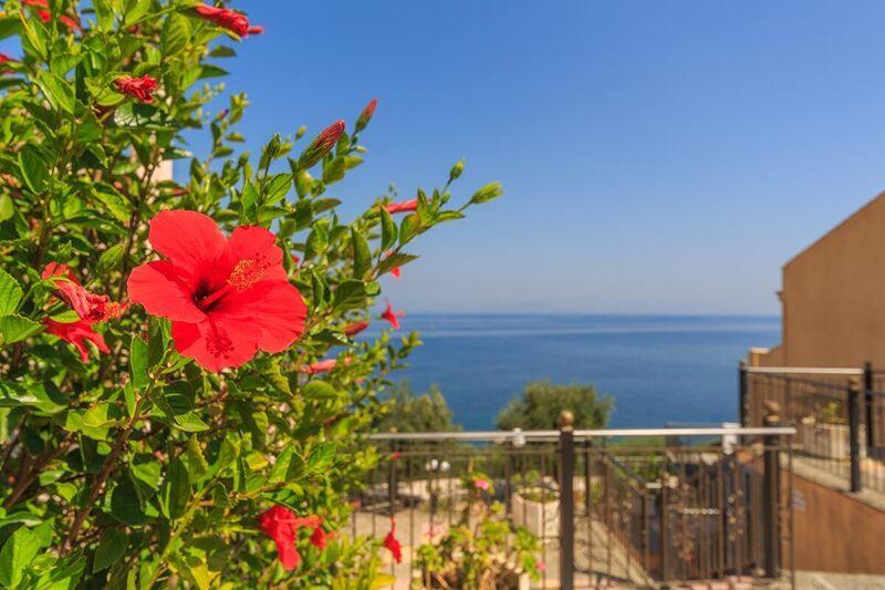 Отель Costa Blu Бенитсес Экстерьер фото